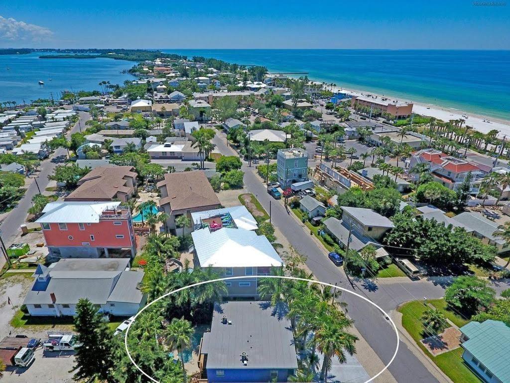 برادنتون بيتش Beach Getaway Pool Condo Between The Island Marina And Beach المظهر الخارجي الصورة