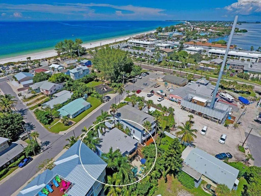 برادنتون بيتش Beach Getaway Pool Condo Between The Island Marina And Beach المظهر الخارجي الصورة