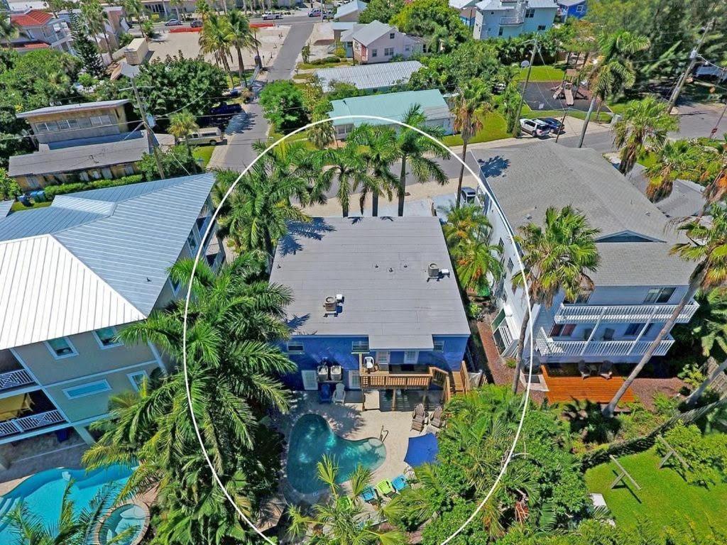 برادنتون بيتش Beach Getaway Pool Condo Between The Island Marina And Beach المظهر الخارجي الصورة