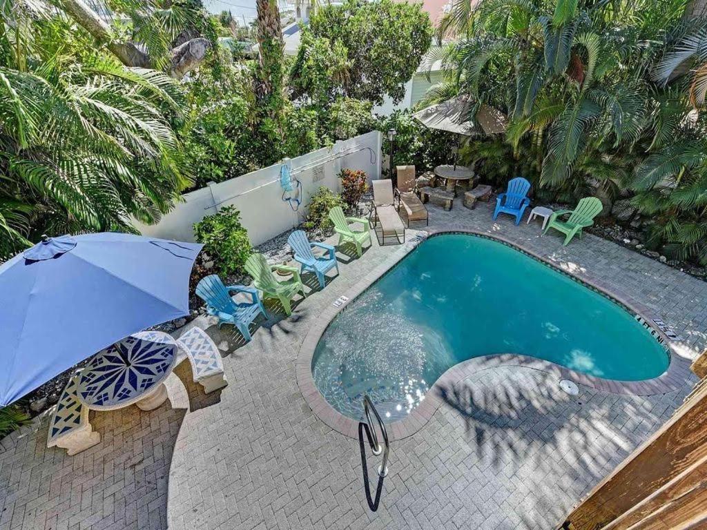 برادنتون بيتش Beach Getaway Pool Condo Between The Island Marina And Beach المظهر الخارجي الصورة