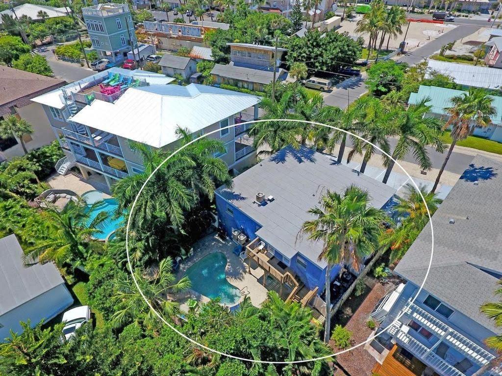 برادنتون بيتش Beach Getaway Pool Condo Between The Island Marina And Beach المظهر الخارجي الصورة
