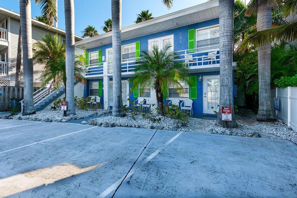 برادنتون بيتش Beach Getaway Pool Condo Between The Island Marina And Beach المظهر الخارجي الصورة